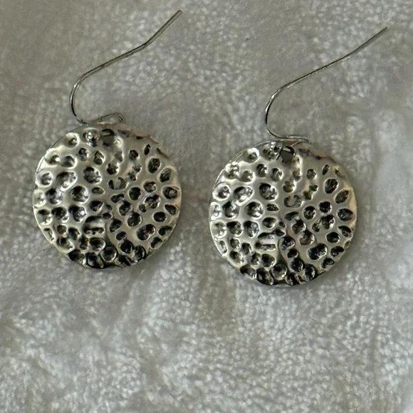Textured Silver Disc Earrings + Green Oval Cabochon Dangle Earrings - NWT - Picture 7 of 9